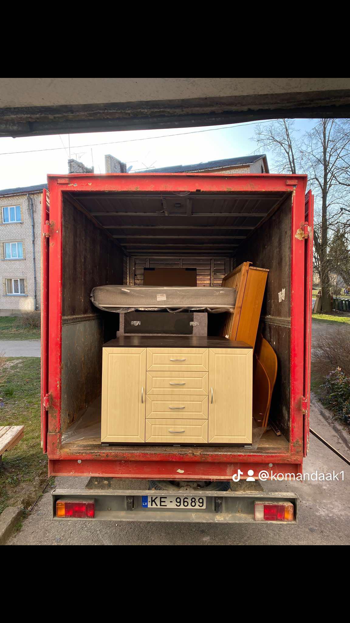 Veco mēbeļu izvešana